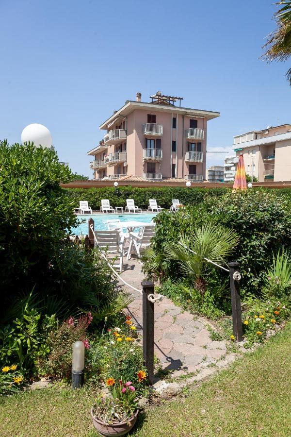 Hotel Primavera Lido Di Savio Exterior foto