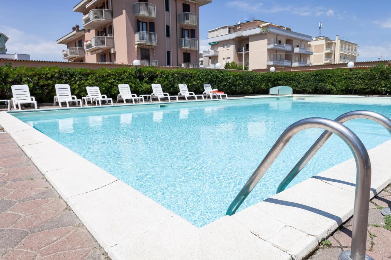 Hotel Primavera Lido Di Savio Exterior foto