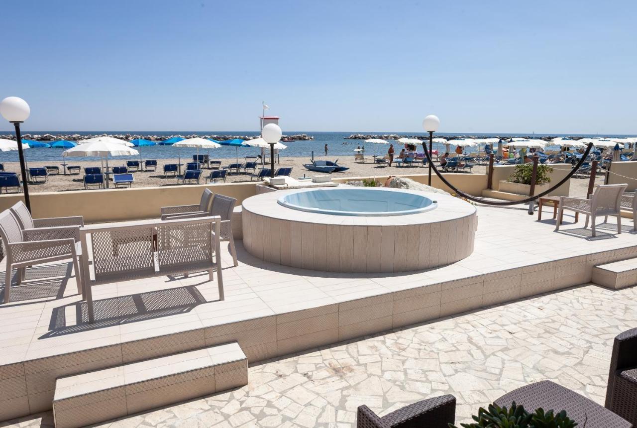 Hotel Primavera Lido Di Savio Exterior foto