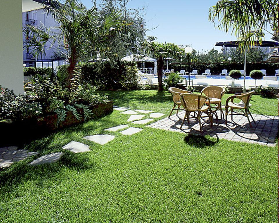 Hotel Primavera Lido Di Savio Exterior foto