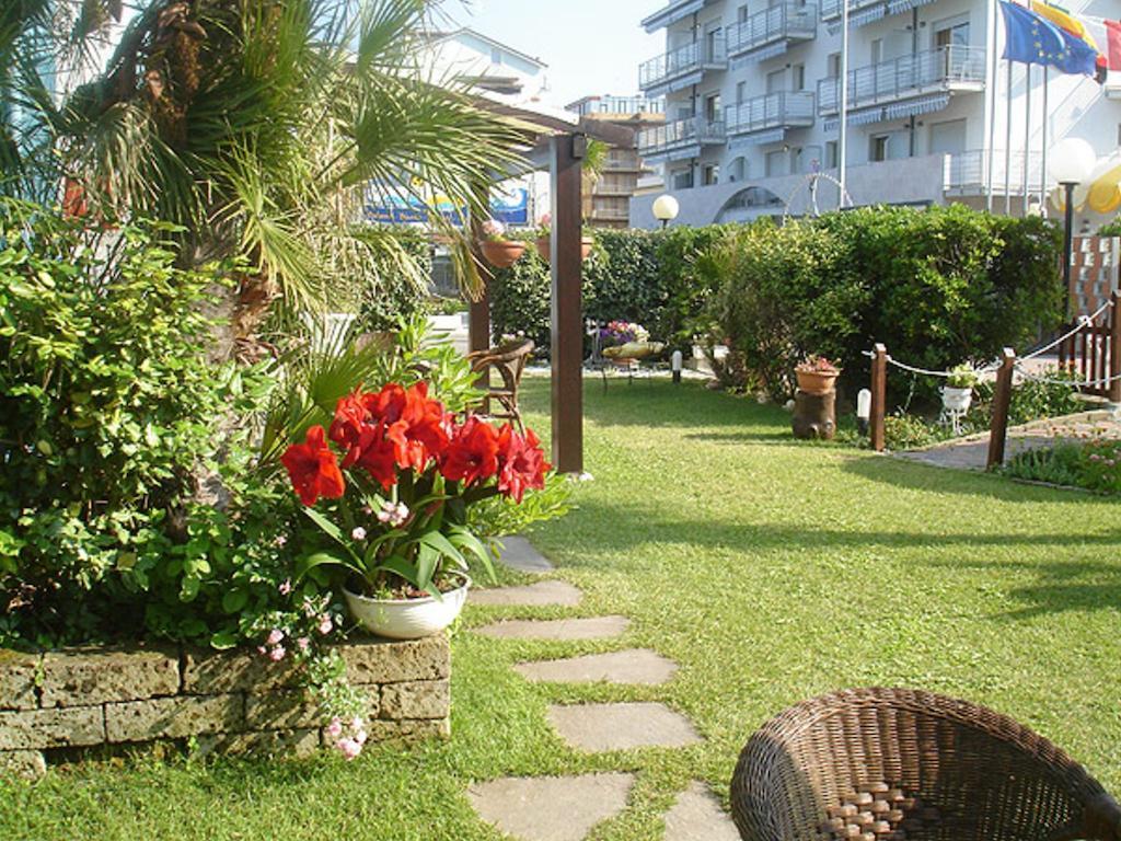 Hotel Primavera Lido Di Savio Exterior foto