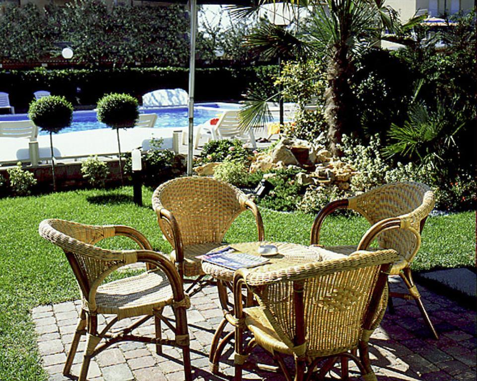Hotel Primavera Lido Di Savio Exterior foto